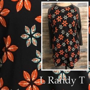 Large LulaRoe Randy T. NWT.